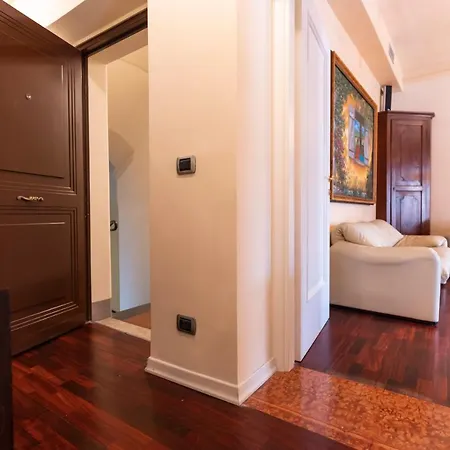 Julia Navona Apartment